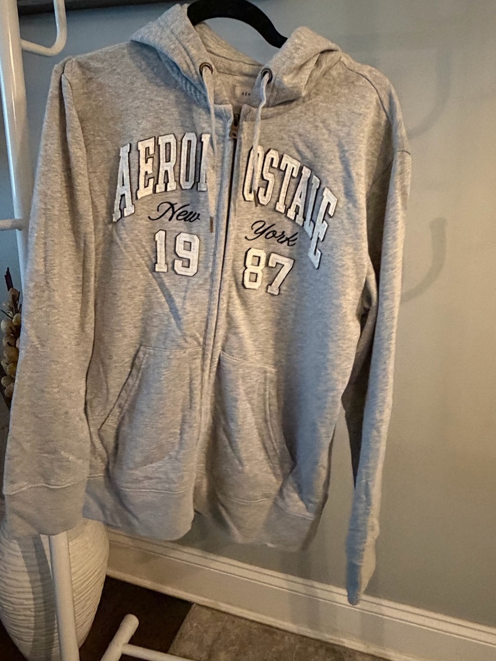 Aéropostale Gray Zip-Up Hoodie with Hood size medium